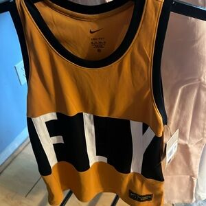 Nike women’s fly jersey extra small retail $40 new with tag